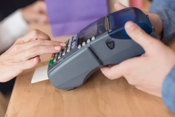 Payment with credit card — Stock Photo