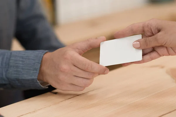 Zahlung mit Kreditkarte — Stockfoto