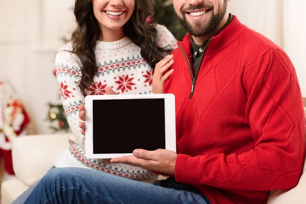 Couple using digital tablet — Stock Photo