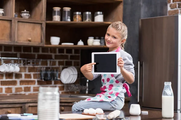 Child with digital tablet — Stock Photo