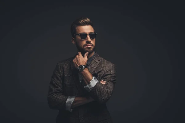 Hombre guapo con traje — Stock Photo