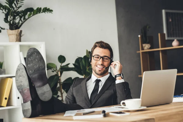 Trabalhador de call center — Fotografia de Stock