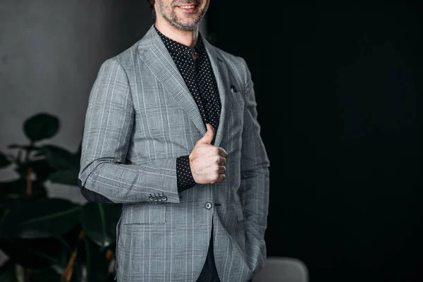 Businessman showing thumb up — Stock Photo