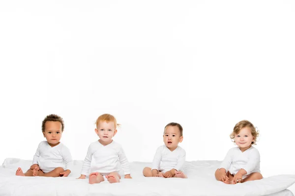 Bambini e bambine multietnici — Foto stock