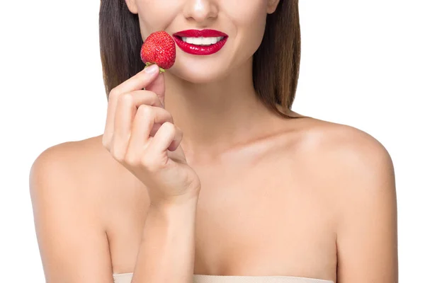 Junge Frau mit Erdbeere — Stockfoto