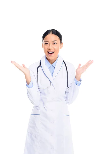 Excité asiatique médecin — Photo de stock
