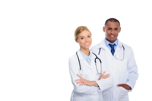 Medici multietnici con stetoscopi — Foto stock