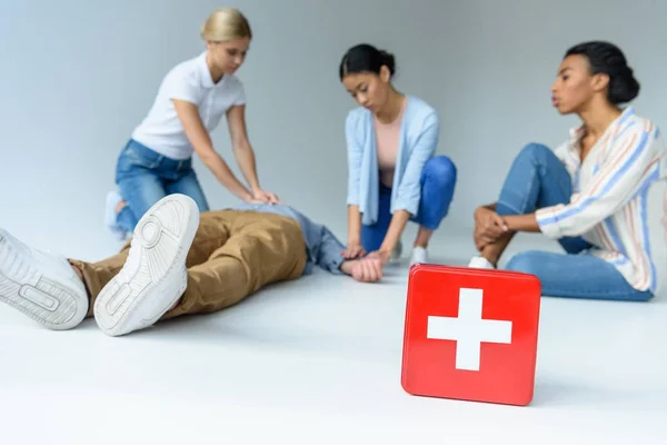 First aid training — Stock Photo