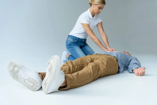 First aid training — Stock Photo