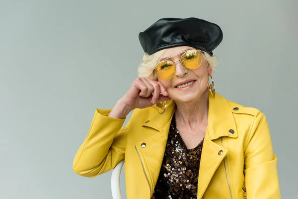 Donna anziana alla moda — Foto stock