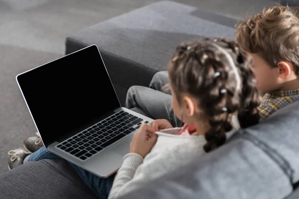 Kids with laptop — Stock Photo