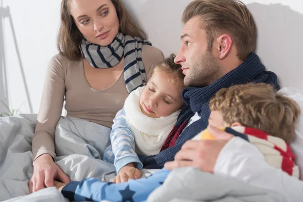 Sick parents and children — Stock Photo