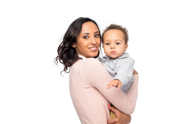 Африканская американская мать с маленьким ребенком — стоковое фото