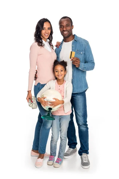 Familia con globo, dinero y tarjeta de crédito - foto de stock