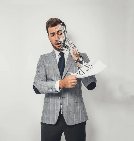 Homem de negócios desenhando-se com lápis — Fotografia de Stock