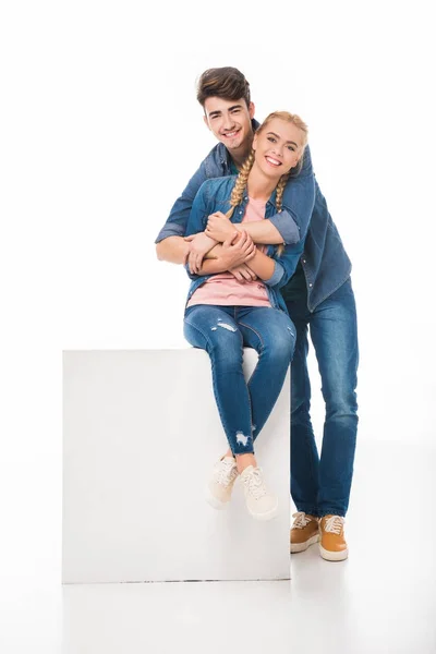 Feliz pareja joven - foto de stock