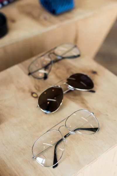 Сонцезахисні окуляри і окуляри — стокове фото