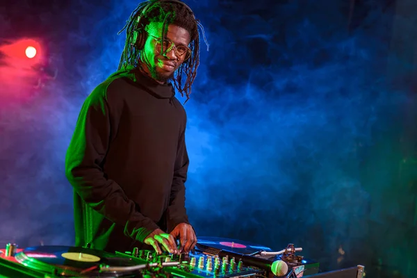 Afro-americano dj — Fotografia de Stock