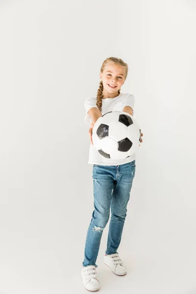 Enfant avec ballon de football — Photo de stock