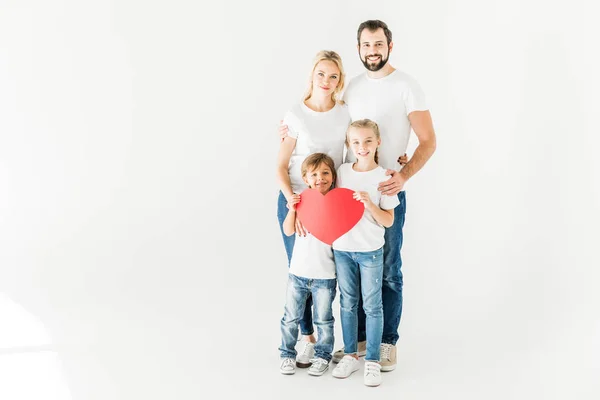 Famille avec symbole de coeur — Photo de stock