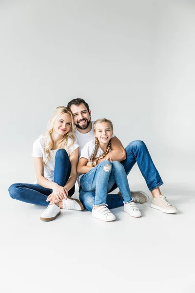 Padres felices con hija - foto de stock