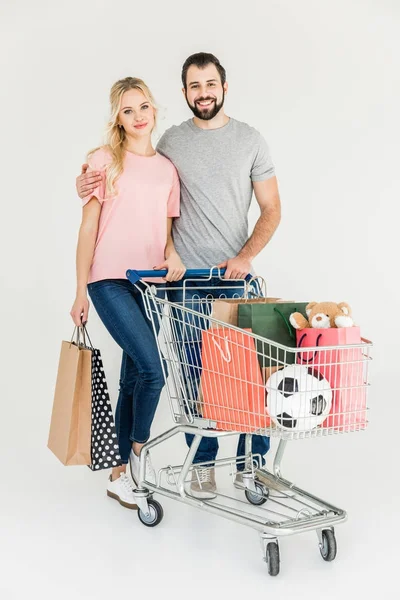 Paar kauft gemeinsam ein — Stockfoto