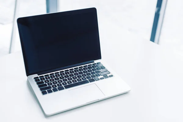 Laptop with blank screen — Stock Photo