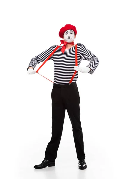 Mime grimaçant avec bretelles rouges isolées sur blanc — Photo de stock