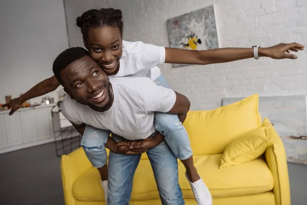 Pareja feliz - foto de stock