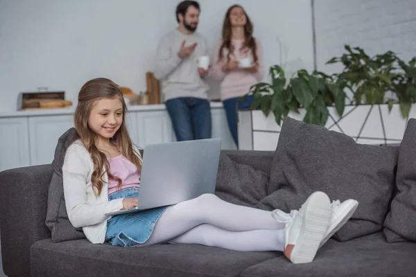 Using laptop — Stock Photo