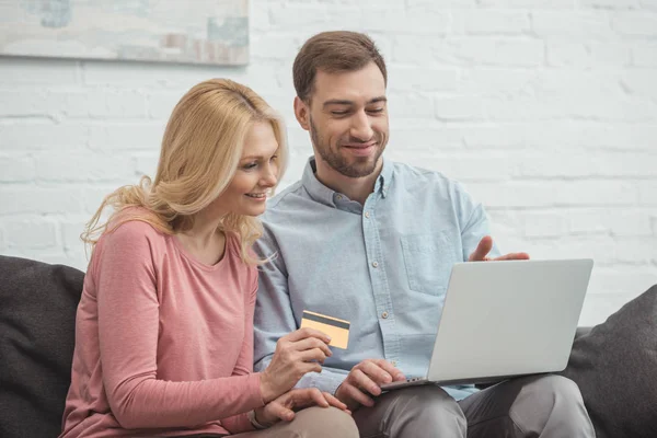 Comprando online — Fotografia de Stock