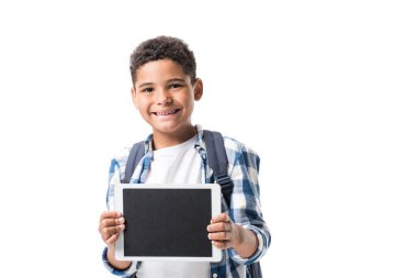Afro-Amerikan çocuk dijital tablet ile