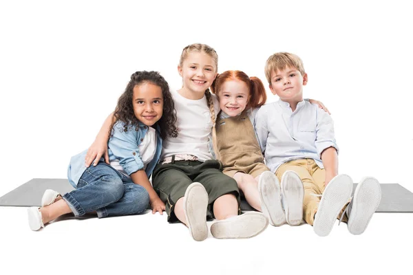 Boldog többnemzetiségű gyermekek — Stock Fotó