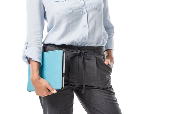 Businesswoman trzymająca tablet cyfrowy — Darmowe zdjęcie stockowe