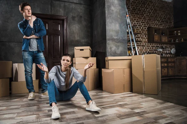 Couple moving home — Stock Photo, Image