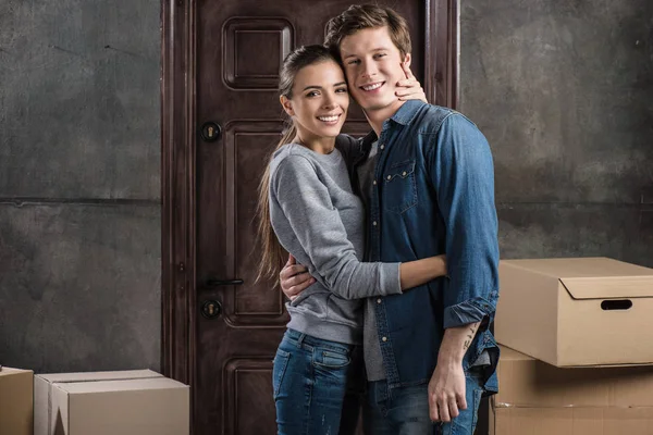 Casal feliz na nova casa — Fotografia de Stock Grátis