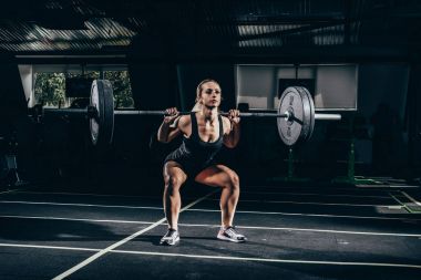 Sporcumuz kaldırma halter