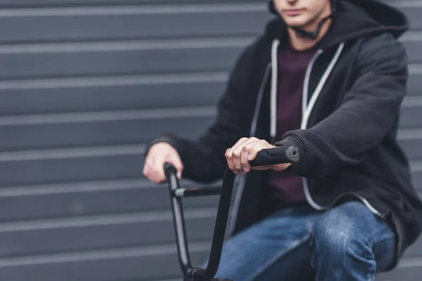 Young bmx cyclist — Stock Photo, Image