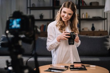 gülümseyen güzellik blogger filme kozmetik yeni vlog için