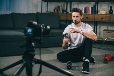 Halter hakkında yeni blog kayıt yakışıklı spor blogger