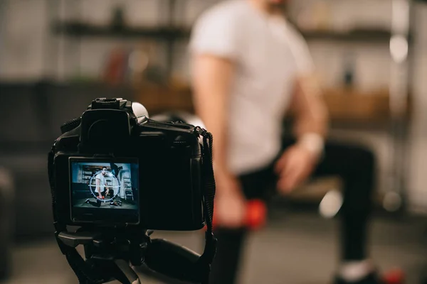 Cropped Image Sport Blogger Showing How Train Dumbbells — Stock Photo, Image