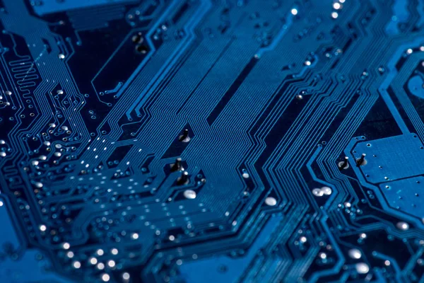 Bilgisayar anakart öğelerinin görünümü kapatın