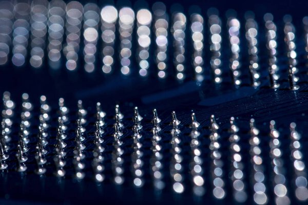 селективное фокусирование различных деталей материнской платы компьютера
