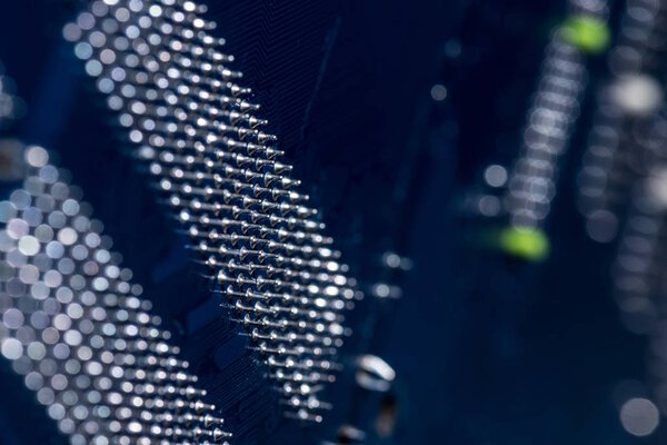 селективная фокусировка элементов материнской платы компьютера
