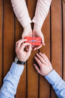 erkek çözmeyi şerit yay mevcut kutusunda görüntü kırpılmış