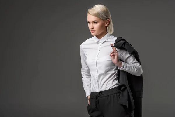Vista Lateral Mujer Joven Con Estilo Camisa Blanca Posando Aislado — Foto de Stock
