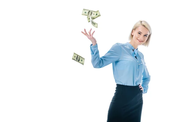 Mulher Negócios Elegante Alegre Jogando Notas Dólar Isolado Branco — Fotografia de Stock