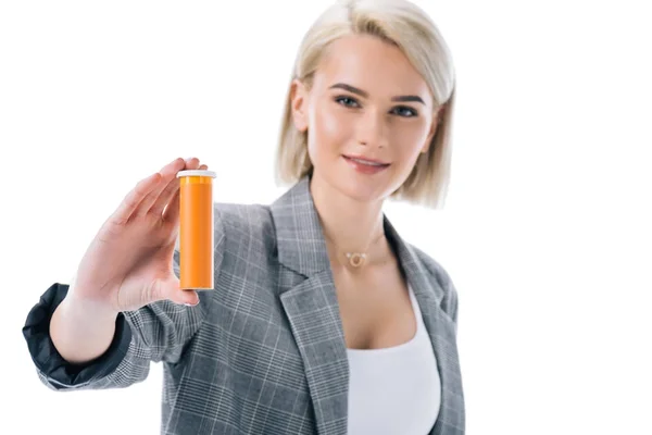 Aantrekkelijke Blonde Zakenvrouw Houden Vitaminen Geïsoleerd Wit — Stockfoto