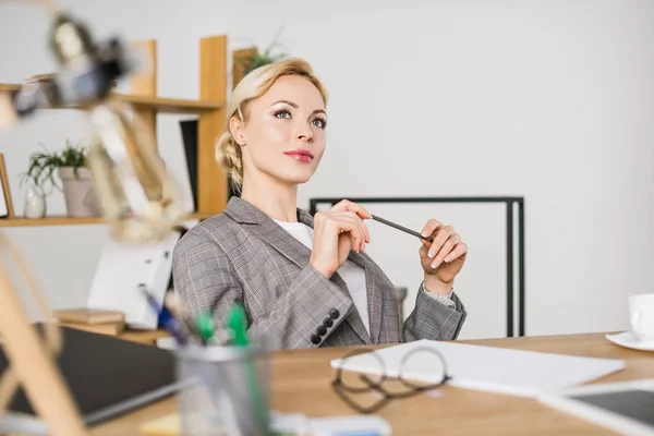 Pensive Businesswoman Looking Away Workplace Office — Stock Photo, Image