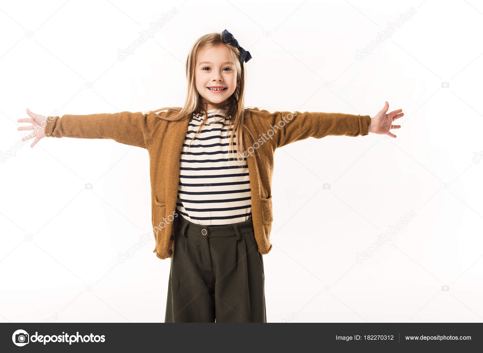 Enfant Avec Bras Tendus Images Libres De Droit Photos De Enfant Avec Bras Tendus Depositphotos